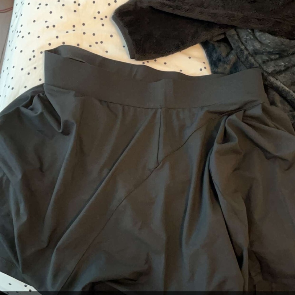 black skirt